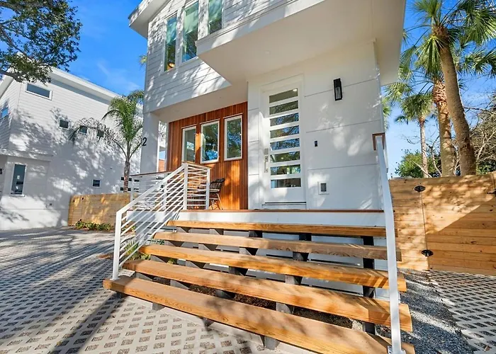 Sunset Cove - Heated Pool - Sea Views - Walkable